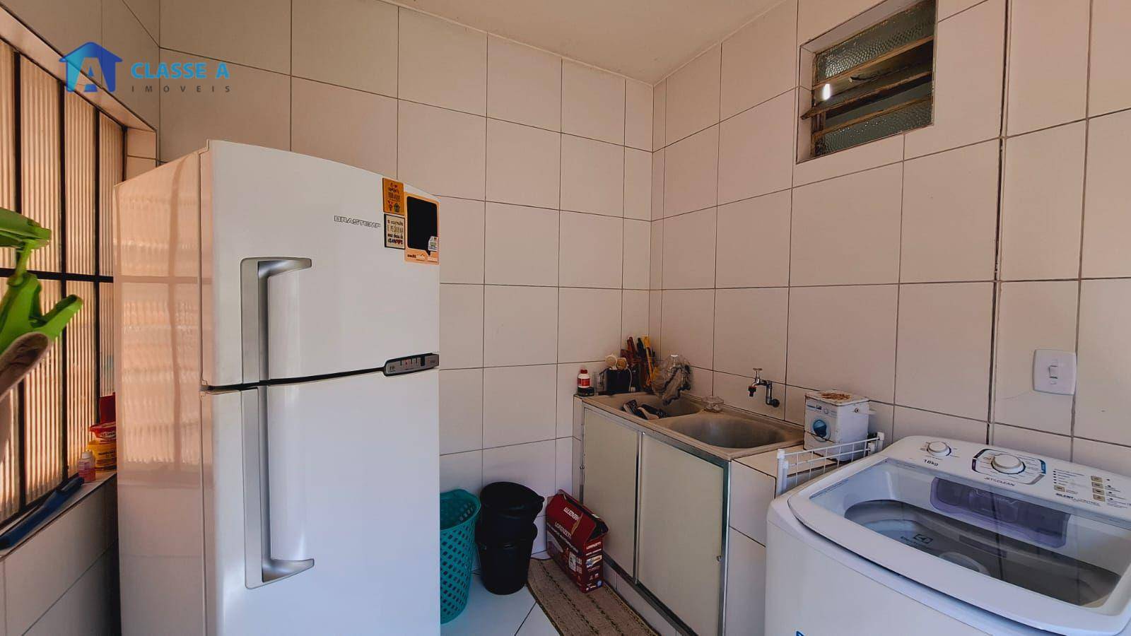 Casa à venda com 5 quartos, 300m² - Foto 23