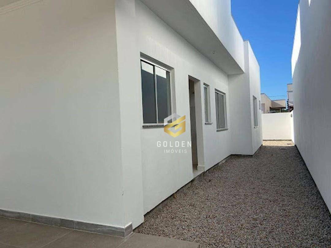 Casa à venda com 2 quartos, 80m² - Foto 2