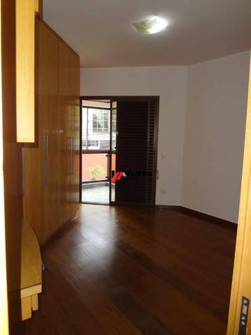 Apartamento à venda com 4 quartos, 211m² - Foto 5