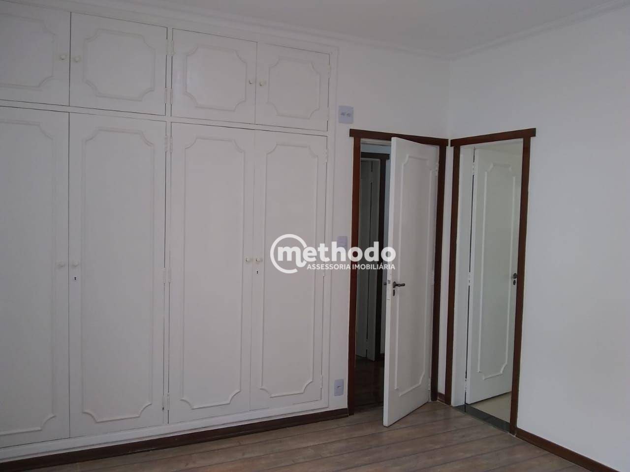 Casa à venda com 3 quartos, 220m² - Foto 9