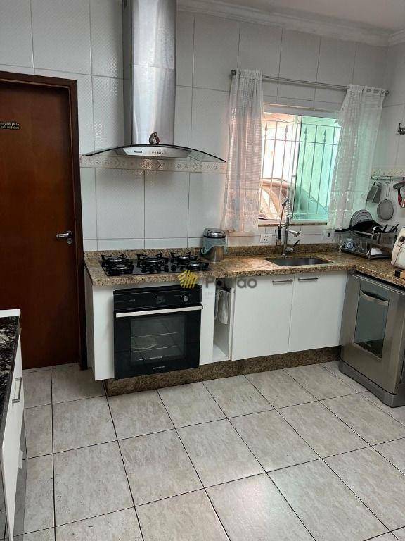 Casa à venda com 3 quartos, 220m² - Foto 35