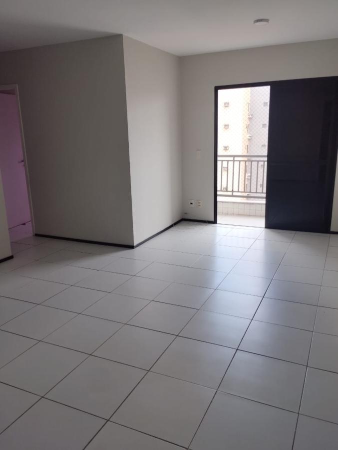 Apartamento à venda com 3 quartos, 72m² - Foto 2