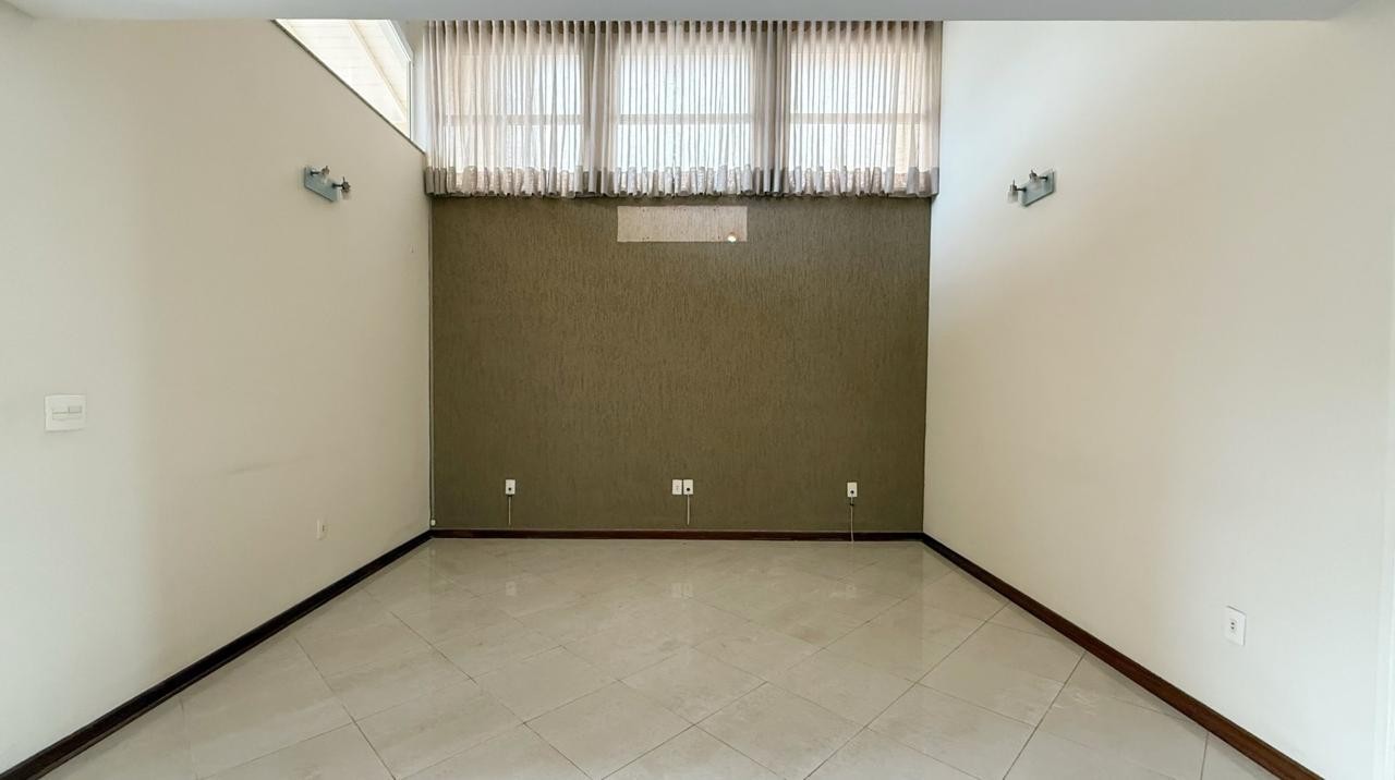 Casa para alugar com 3 quartos, 357m² - Foto 25