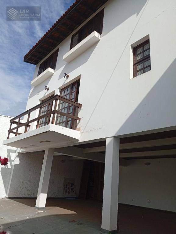 Casa à venda e aluguel com 4 quartos, 275m² - Foto 2
