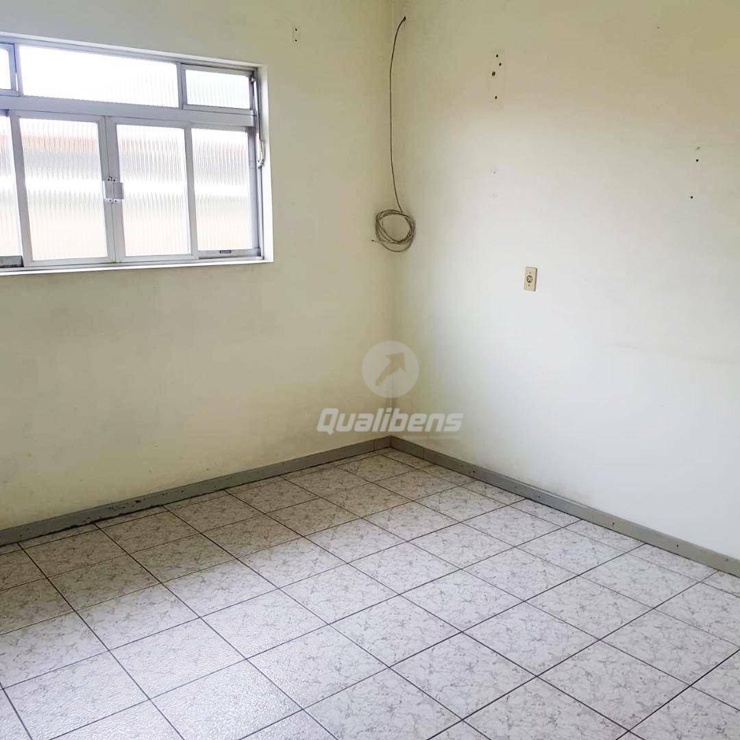 Casa à venda com 3 quartos, 222m² - Foto 6