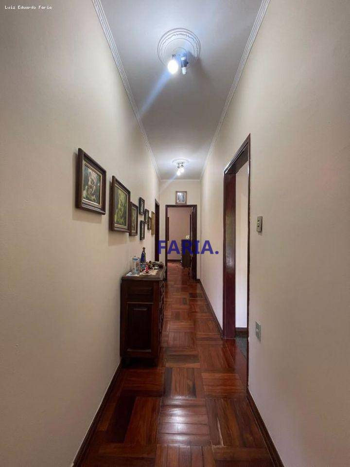 Casa à venda com 3 quartos, 238m² - Foto 8