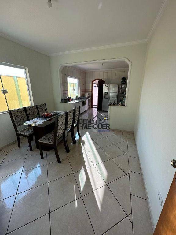 Sobrado à venda com 3 quartos, 200m² - Foto 5