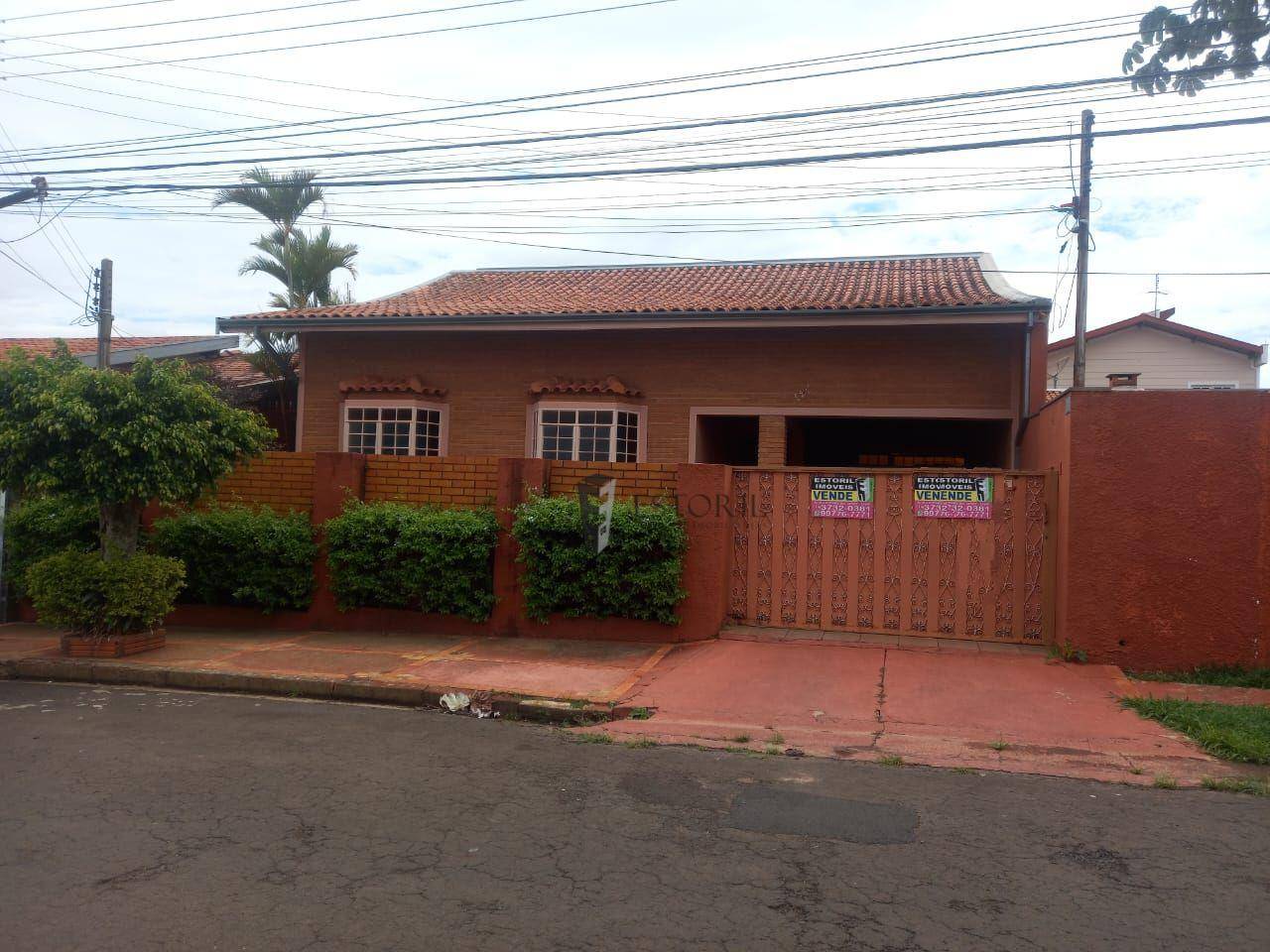 Casa à venda com 3 quartos, 300M2 - Foto 1