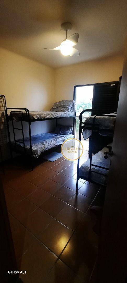 Apartamento para alugar com 3 quartos, 200m² - Foto 7