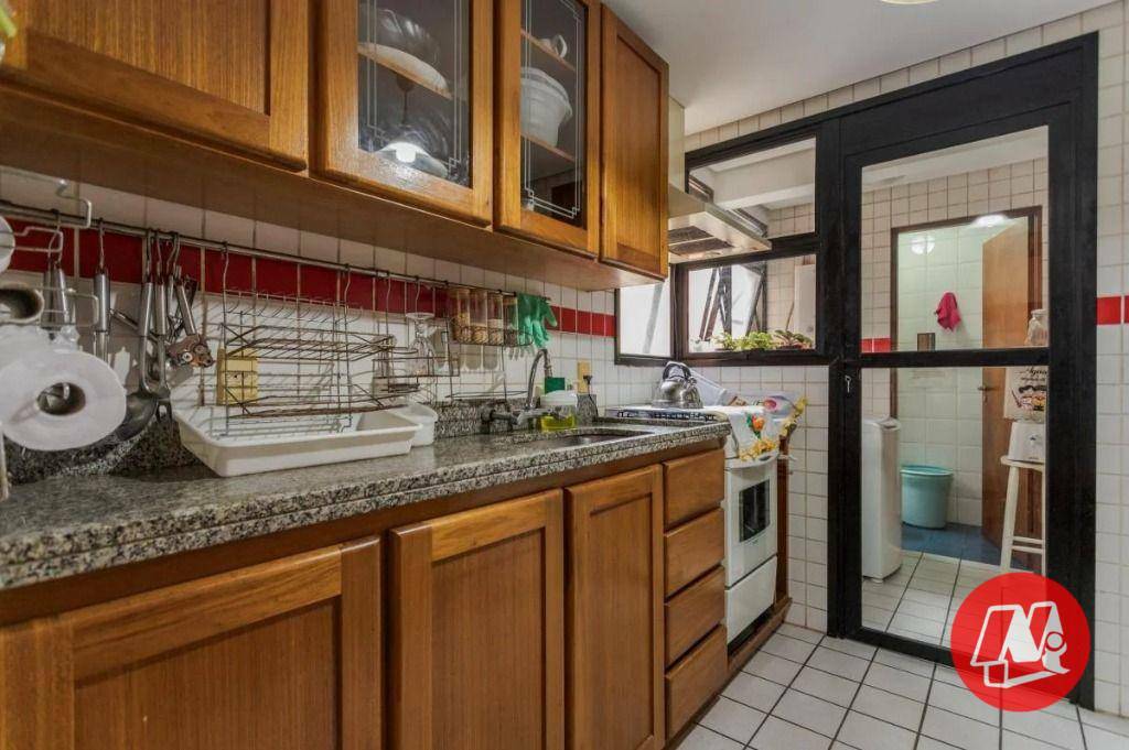 Apartamento para alugar com 3 quartos, 206m² - Foto 17