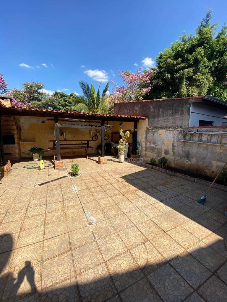 Casa à venda com 4 quartos, 218m² - Foto 21