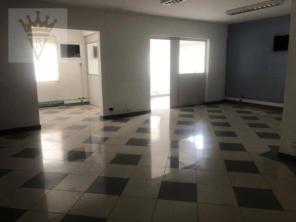 Sobrado à venda com 4 quartos, 360m² - Foto 1