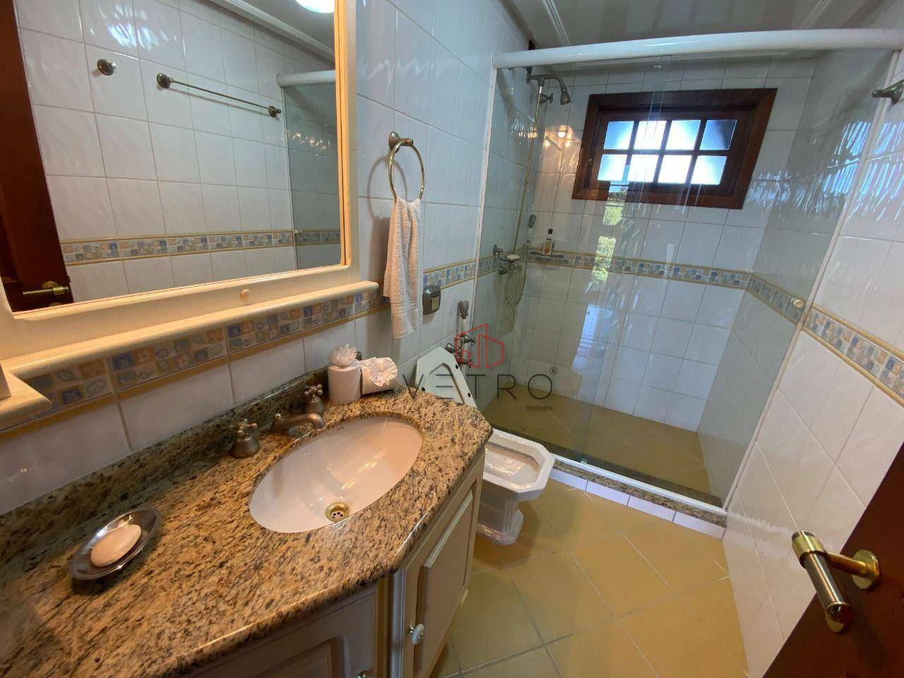 Casa de Condomínio à venda com 4 quartos, 232m² - Foto 14