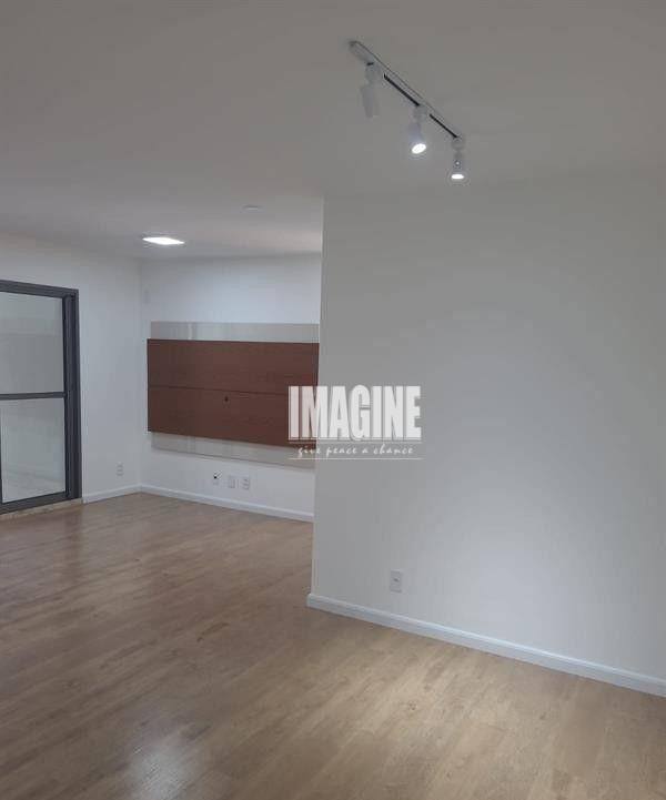 Apartamento à venda com 3 quartos, 110m² - Foto 1