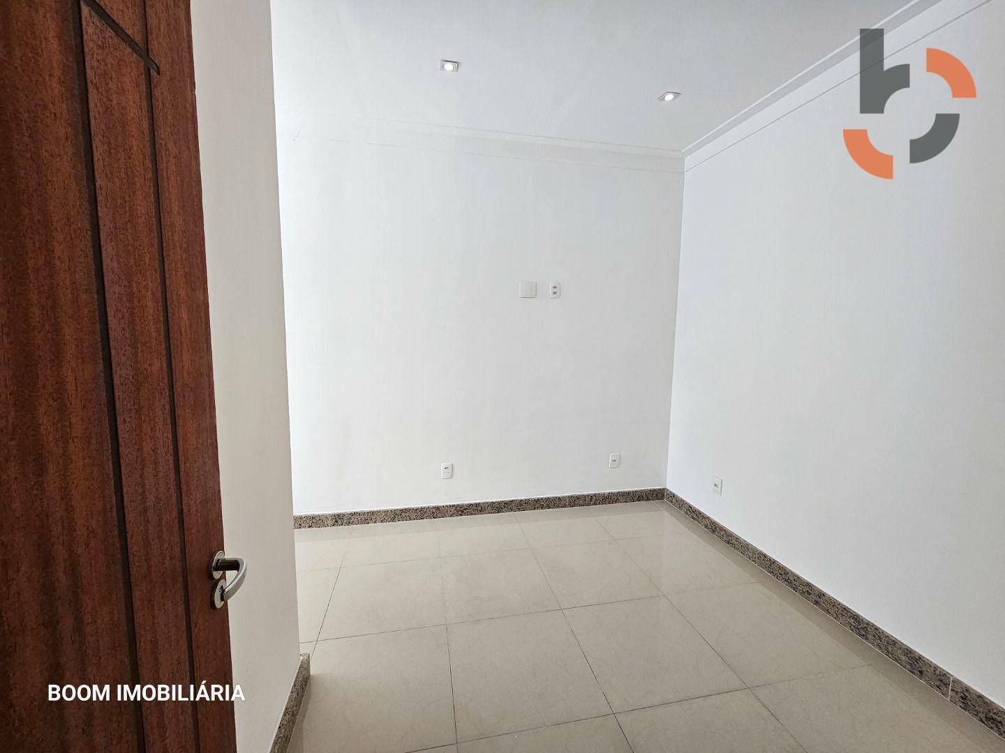 Casa à venda com 5 quartos, 218m² - Foto 23