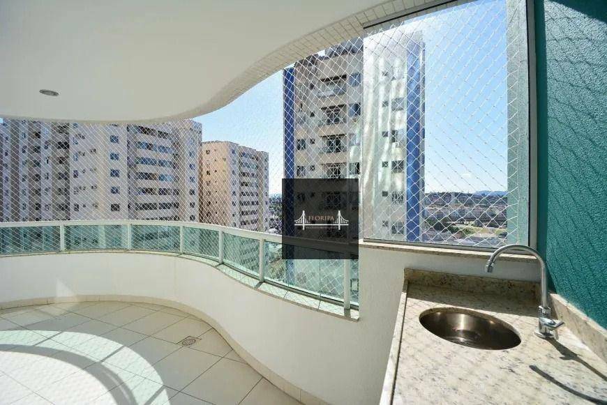 Apartamento à venda com 3 quartos, 137m² - Foto 1