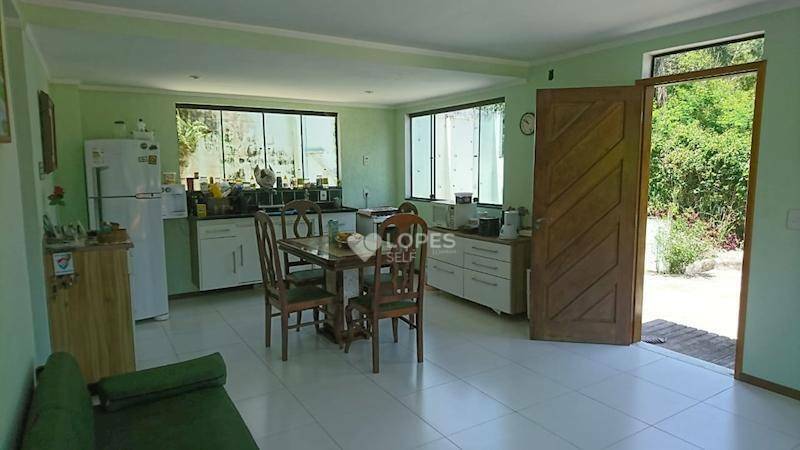 Casa, 3 quartos, 225 m² - Foto 2