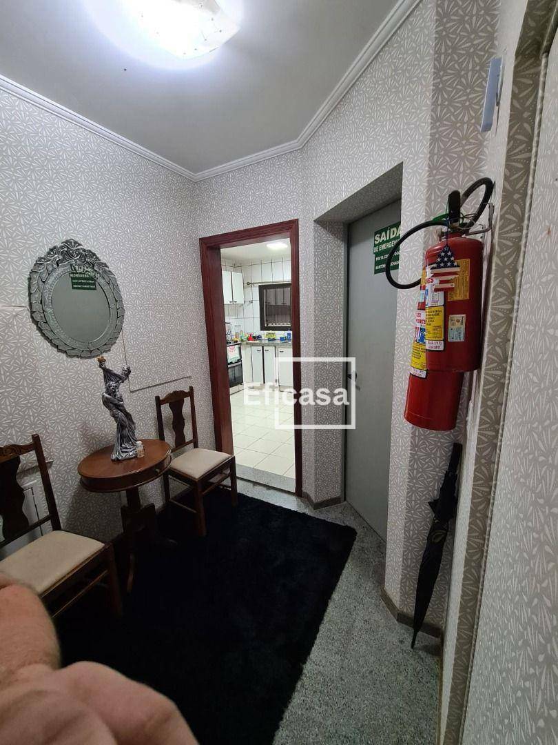 Apartamento à venda com 3 quartos, 270m² - Foto 3