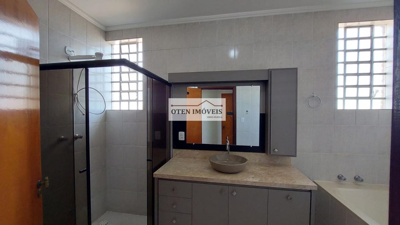 Casa à venda com 3 quartos, 220m² - Foto 14