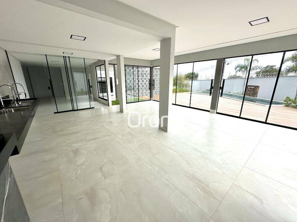 Sobrado à venda com 4 quartos, 301m² - Foto 4