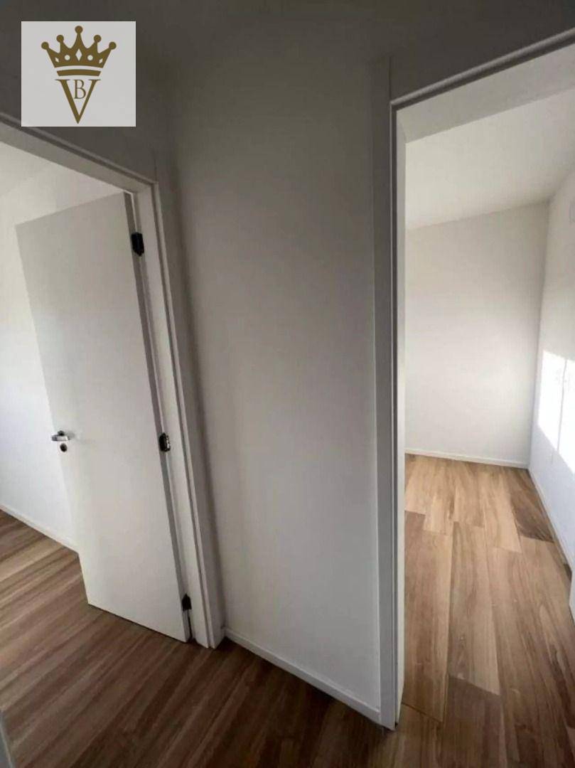 Apartamento à venda com 3 quartos, 143m² - Foto 2