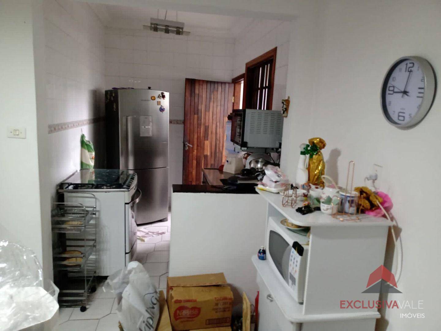 Casa à venda com 3 quartos, 200m² - Foto 10