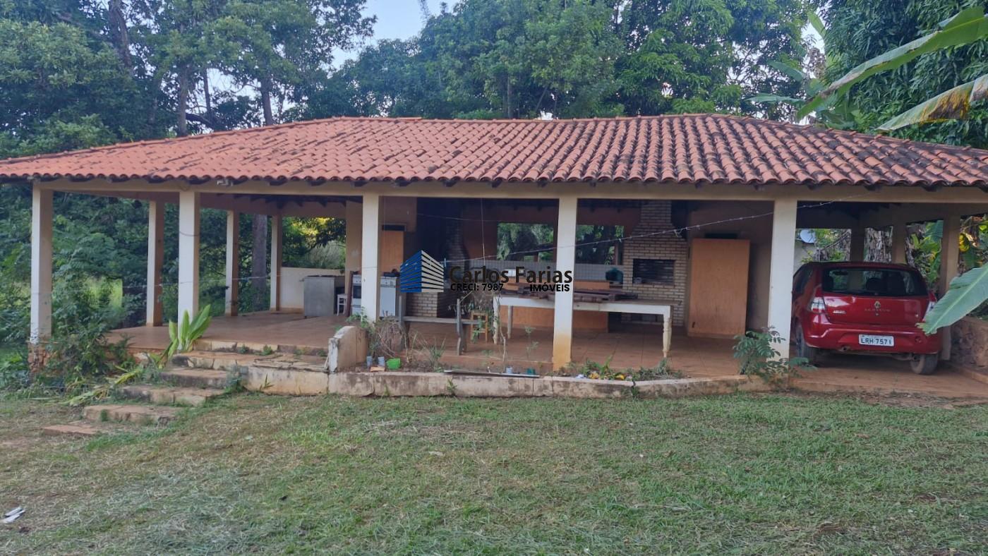 Chácara à venda com 3 quartos, 250m² - Foto 2