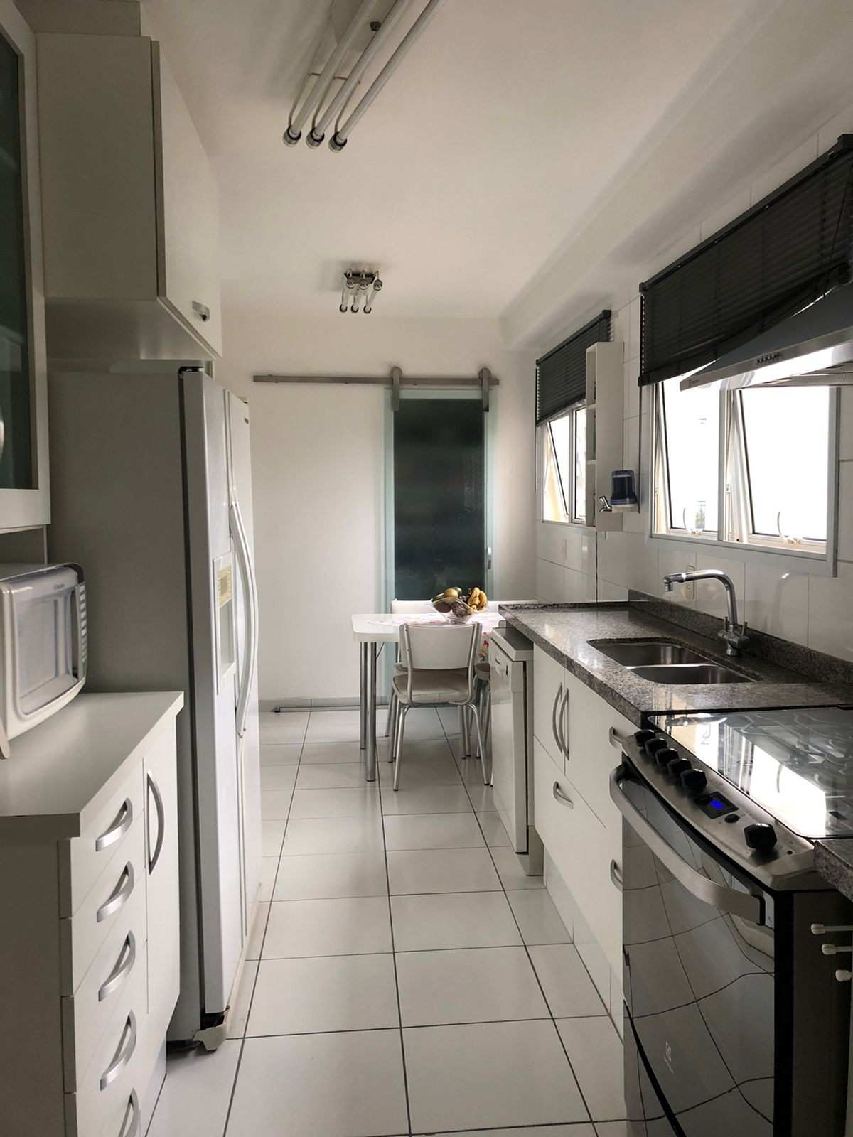 Apartamento à venda com 4 quartos, 176m² - Foto 3