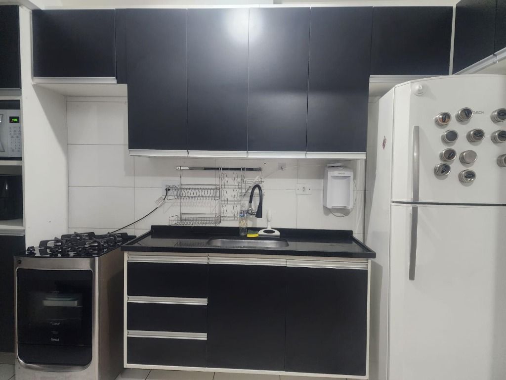 Apartamento à venda com 2 quartos, 70m² - Foto 2