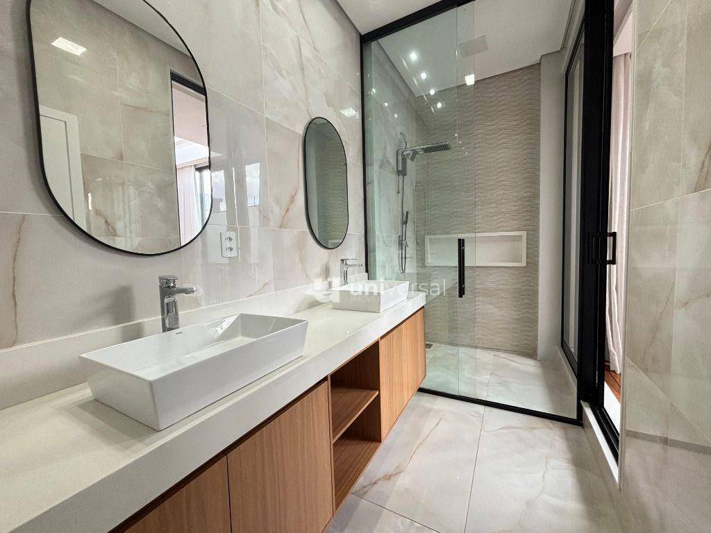 Casa de Condomínio para alugar com 4 quartos, 371m² - Foto 11