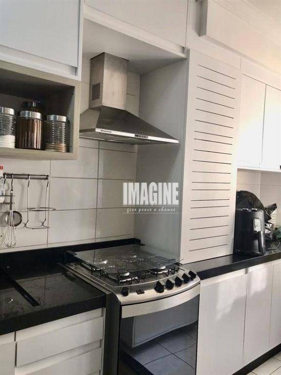 Apartamento à venda com 2 quartos, 64m² - Foto 12