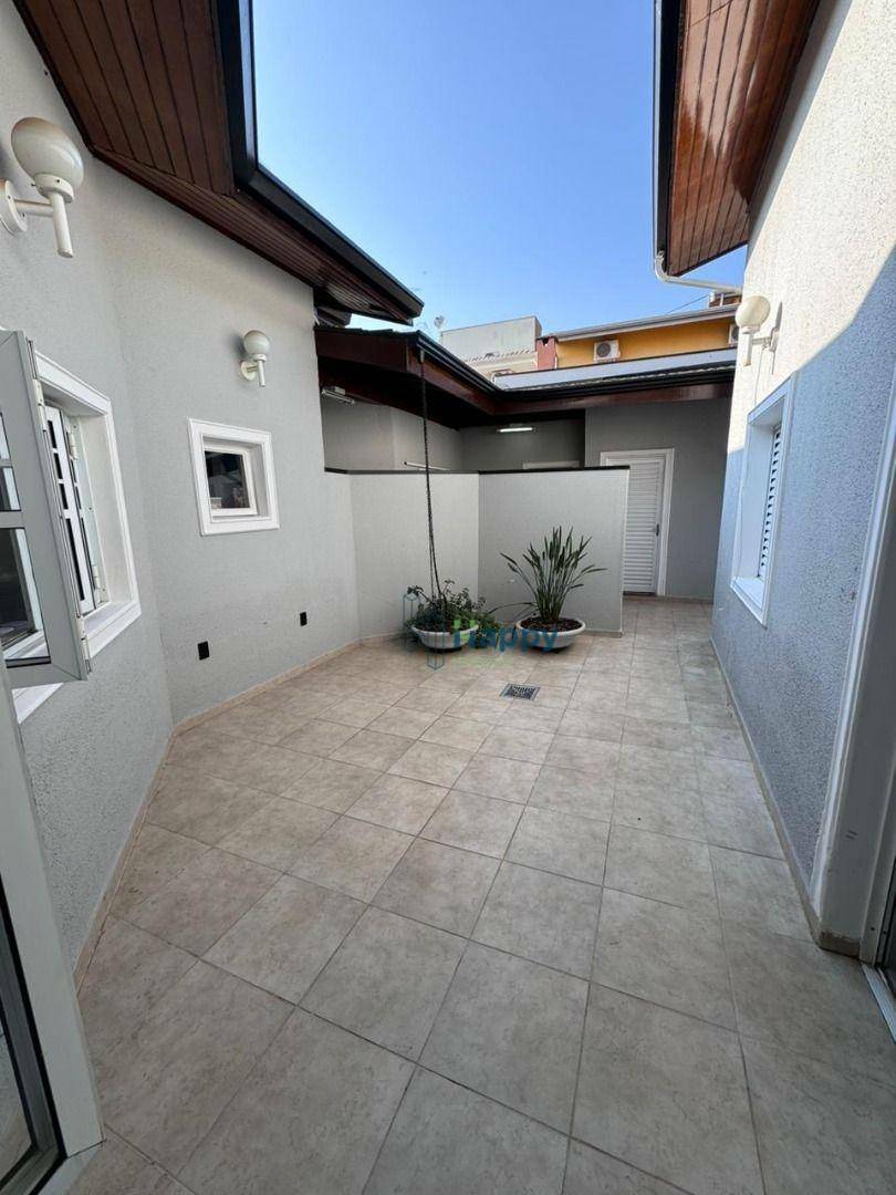 Casa de Condomínio para alugar com 4 quartos, 307m² - Foto 18