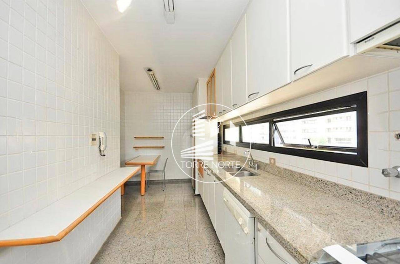 Apartamento à venda com 3 quartos, 190m² - Foto 4