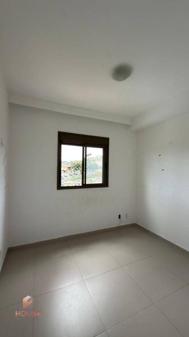 Apartamento para alugar com 2 quartos, 75m² - Foto 13