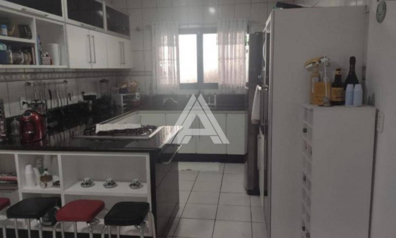 Sobrado à venda com 4 quartos, 400m² - Foto 8