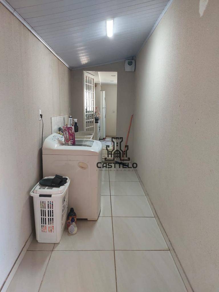 Casa à venda com 2 quartos, 70m² - Foto 6