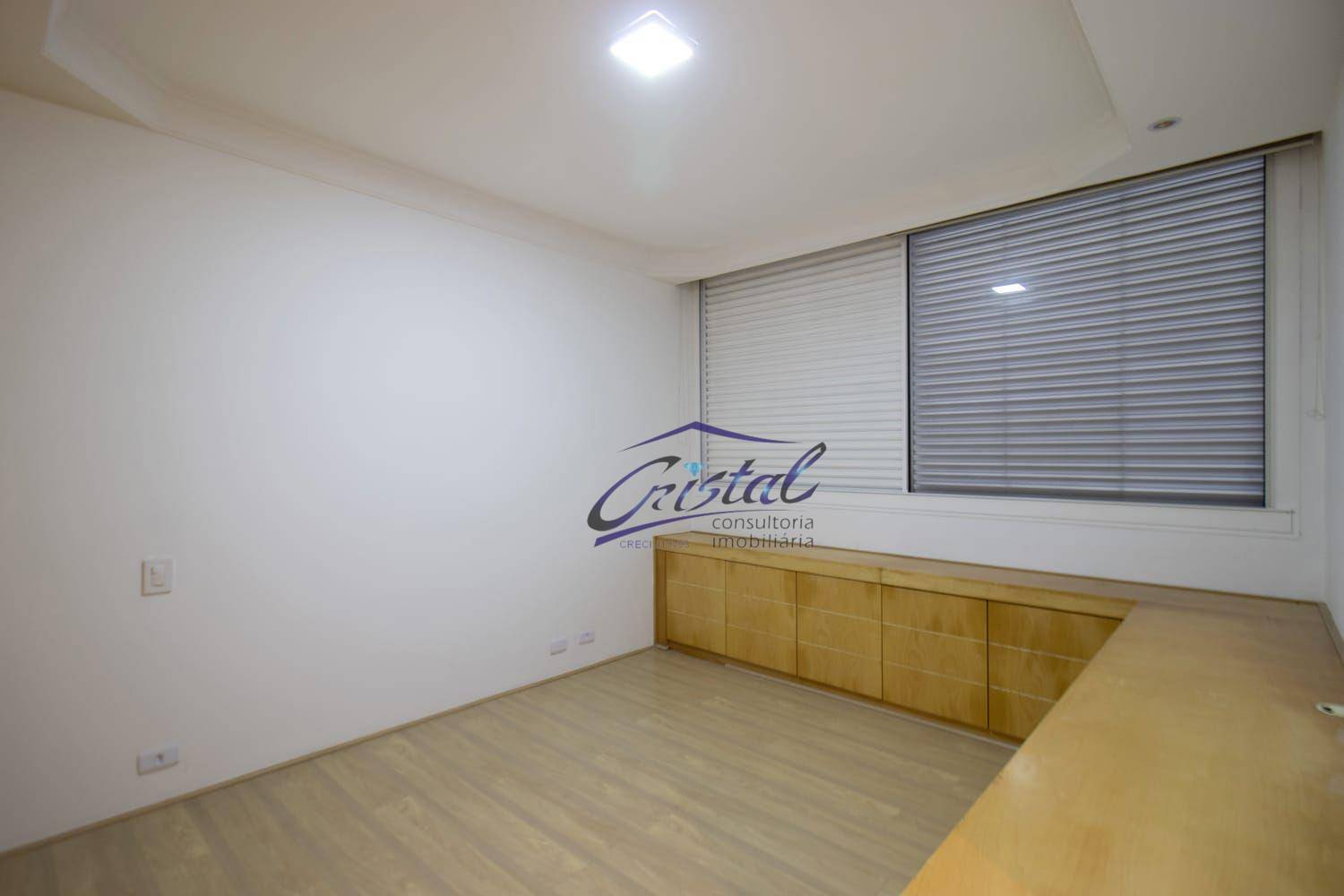 Apartamento à venda com 3 quartos, 220m² - Foto 2