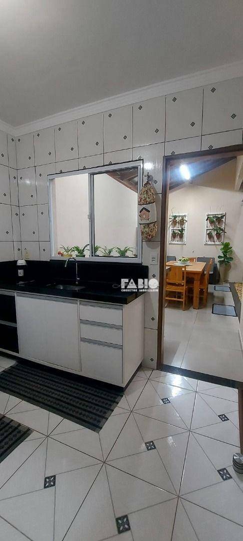 Casa à venda com 2 quartos, 70m² - Foto 9