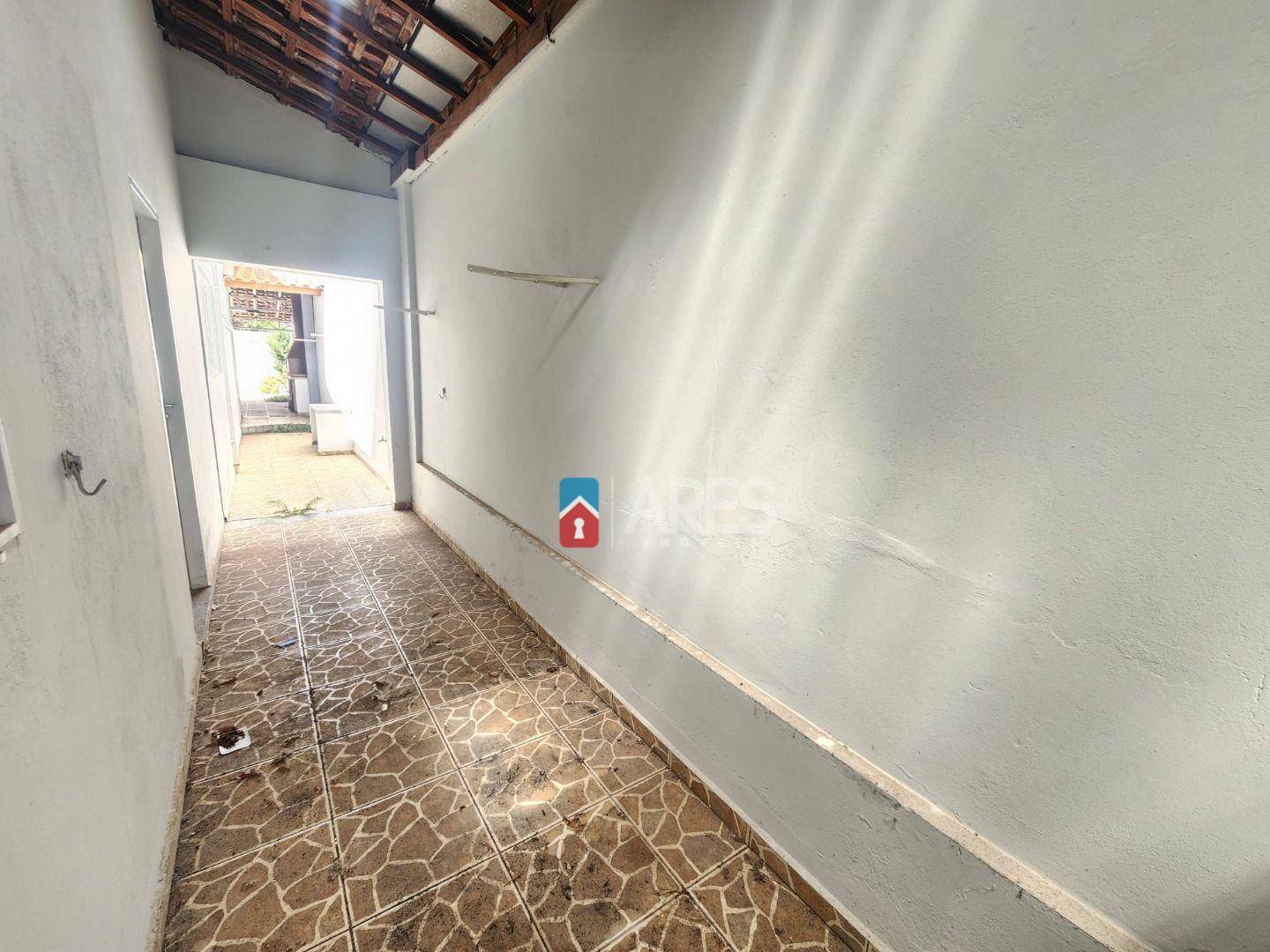 Casa à venda com 2 quartos, 70m² - Foto 9