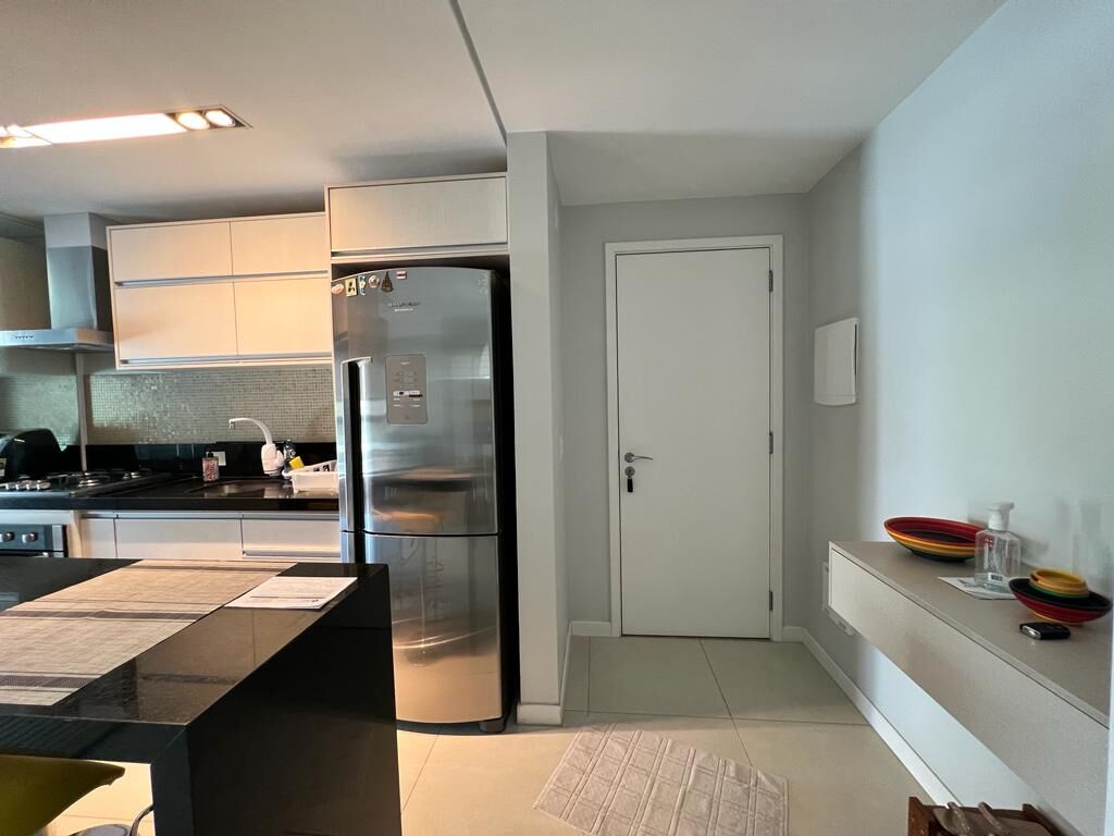 Apartamento à venda com 3 quartos, 87m² - Foto 2