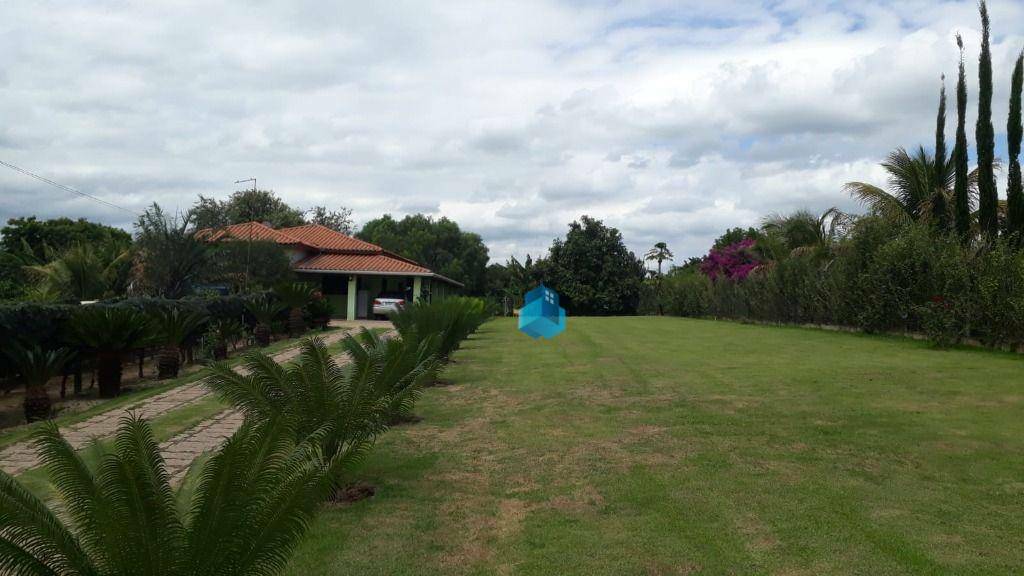 Chácara à venda com 3 quartos, 185m² - Foto 3