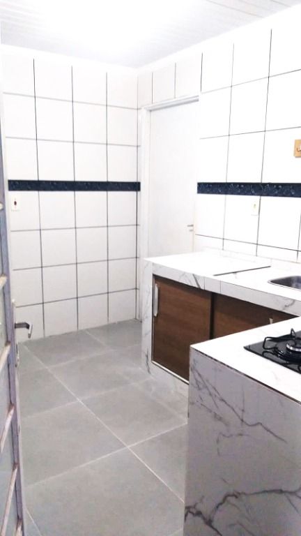 Casa à venda com 2 quartos, 63m² - Foto 1