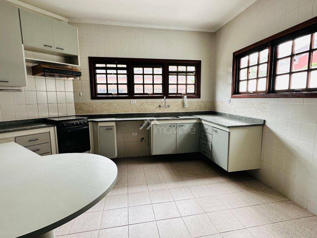 Casa de Condomínio para alugar com 4 quartos, 400m² - Foto 10