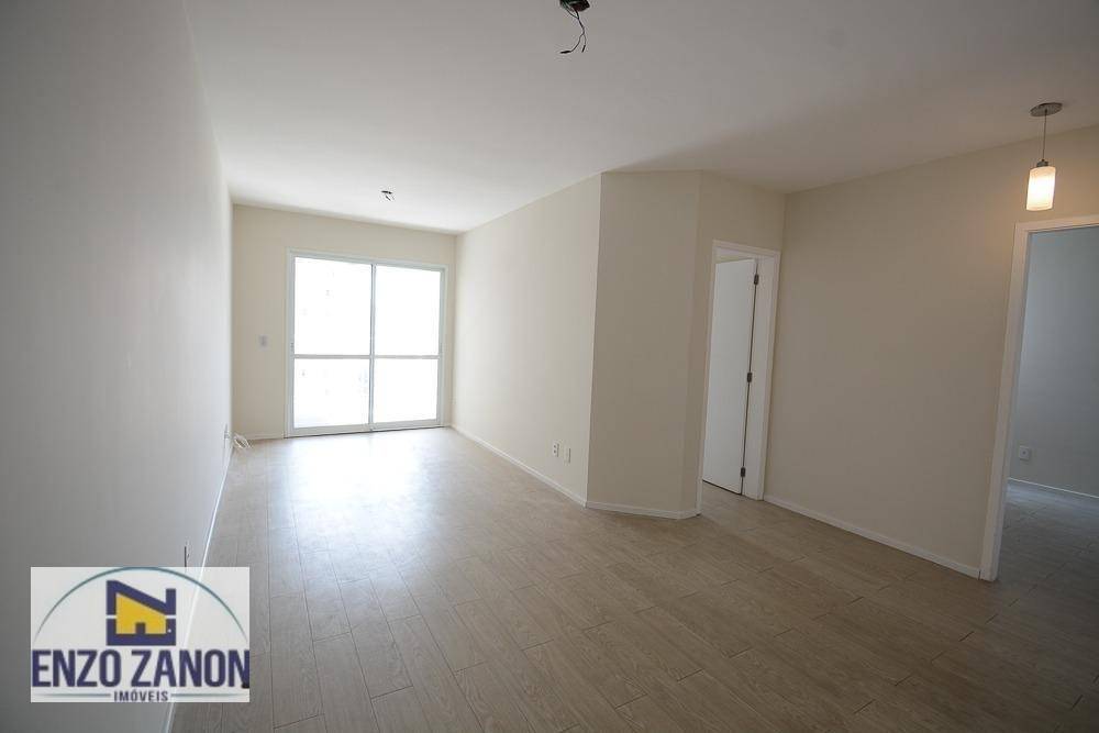 Apartamento para alugar com 3 quartos, 82m² - Foto 4