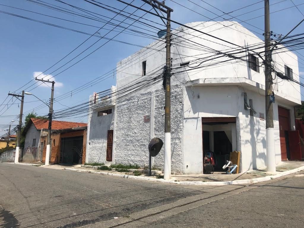 Sobrado à venda com 2 quartos, 231m² - Foto 4