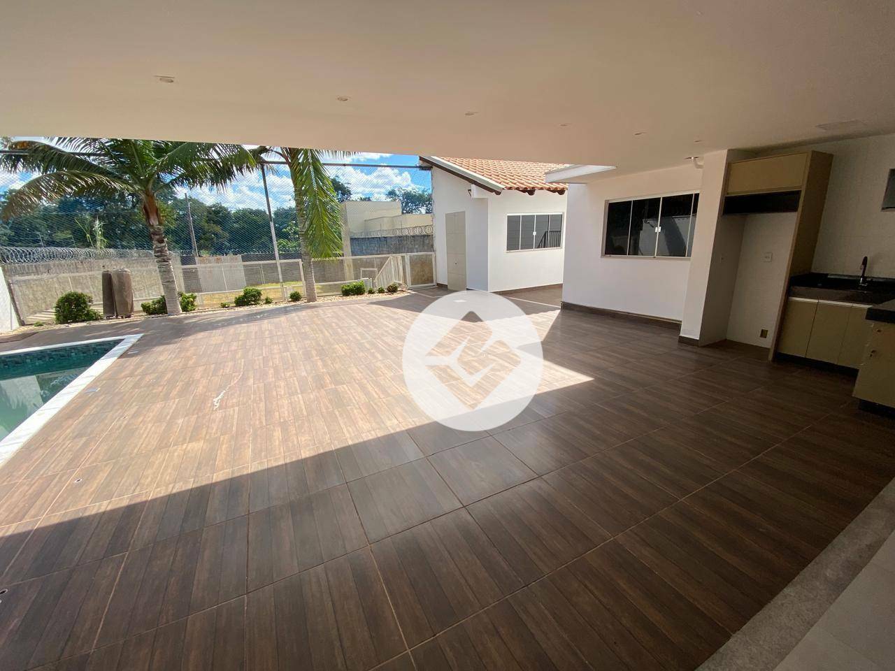 Casa para alugar com 4 quartos, 350m² - Foto 23