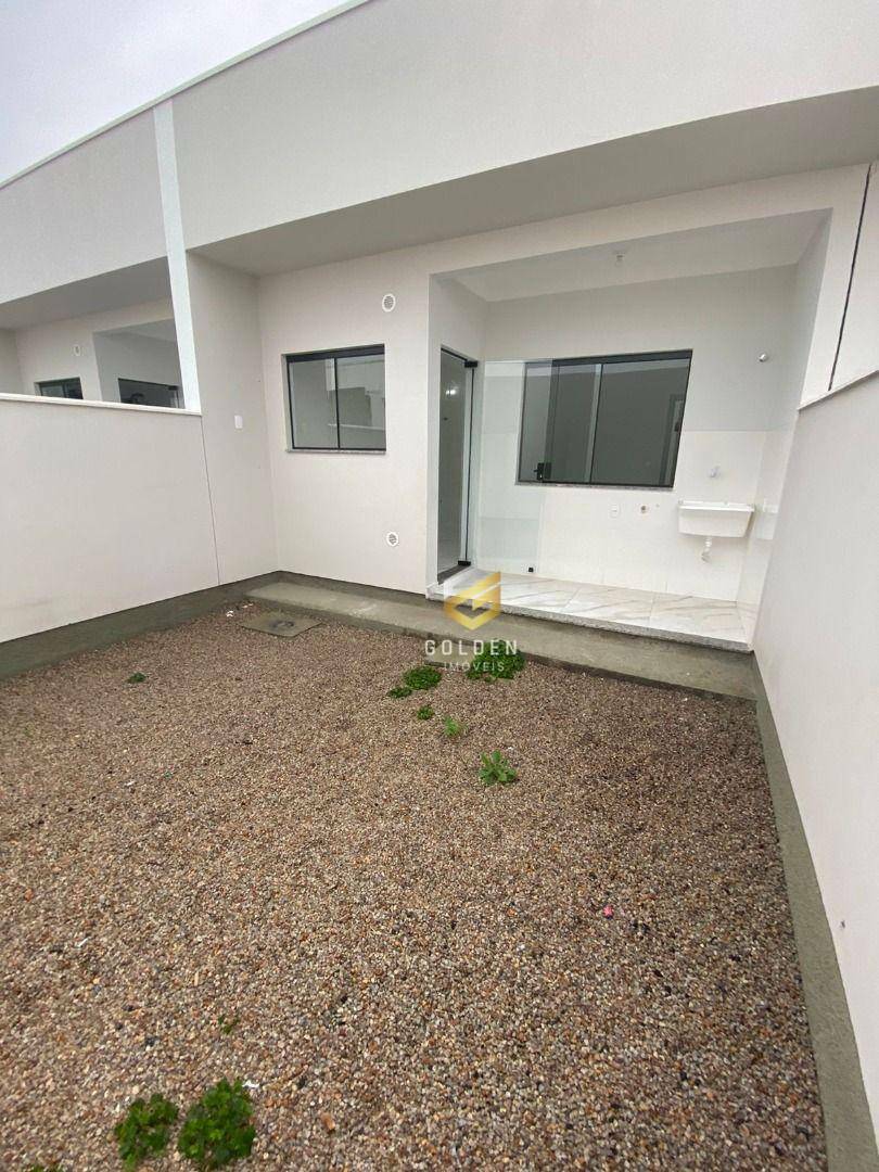 Casa à venda com 2 quartos, 55m² - Foto 5