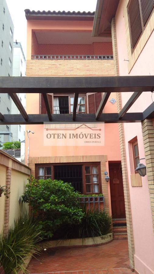 Casa à venda com 3 quartos, 107m² - Foto 1