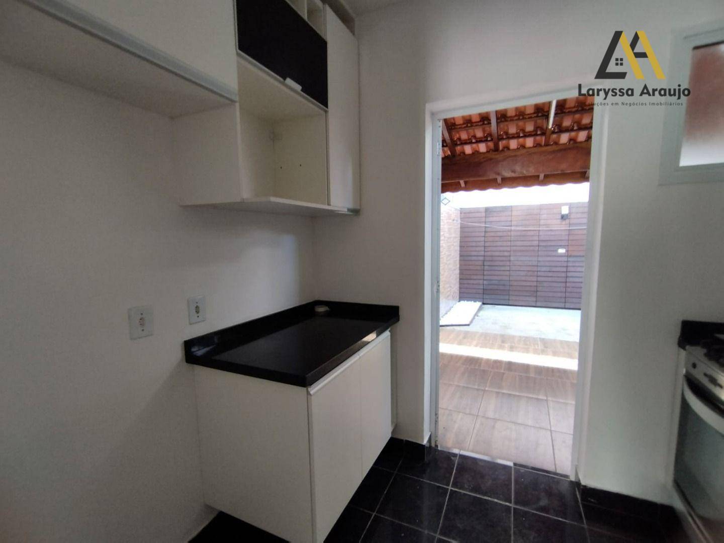 Casa à venda com 2 quartos, 50m² - Foto 17