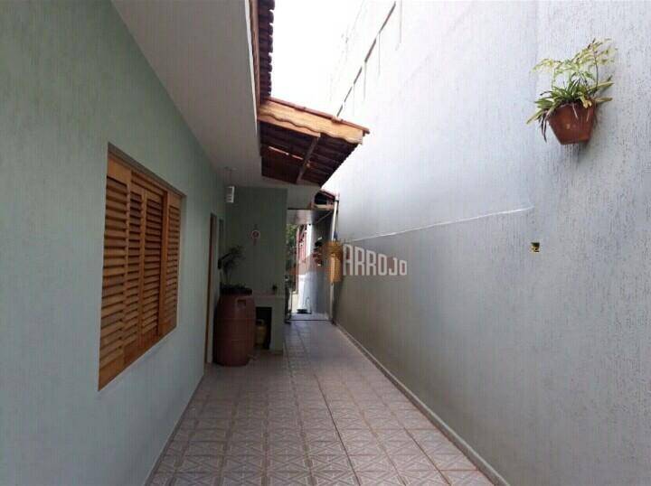 Casa à venda com 3 quartos, 211m² - Foto 26